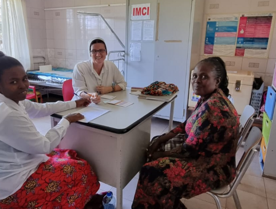 Kenya, il progetto “Mutanu: l’orto rosa” tra lavoro per le donne e assistenza sanitaria